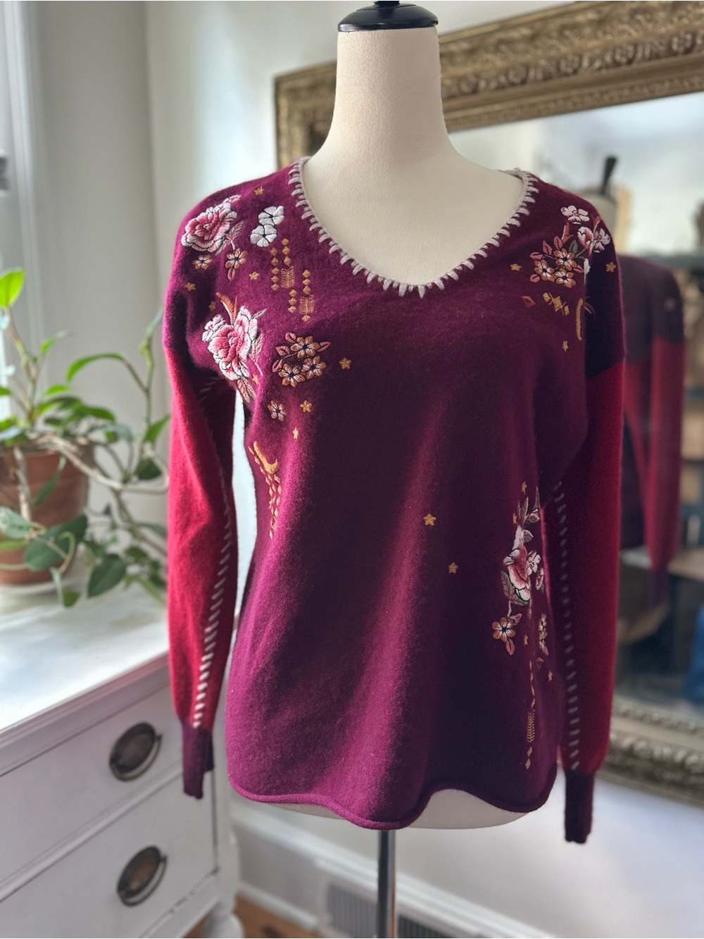 Johnny Was cashmere sweater embroidered floral moons purple M pullover celestial